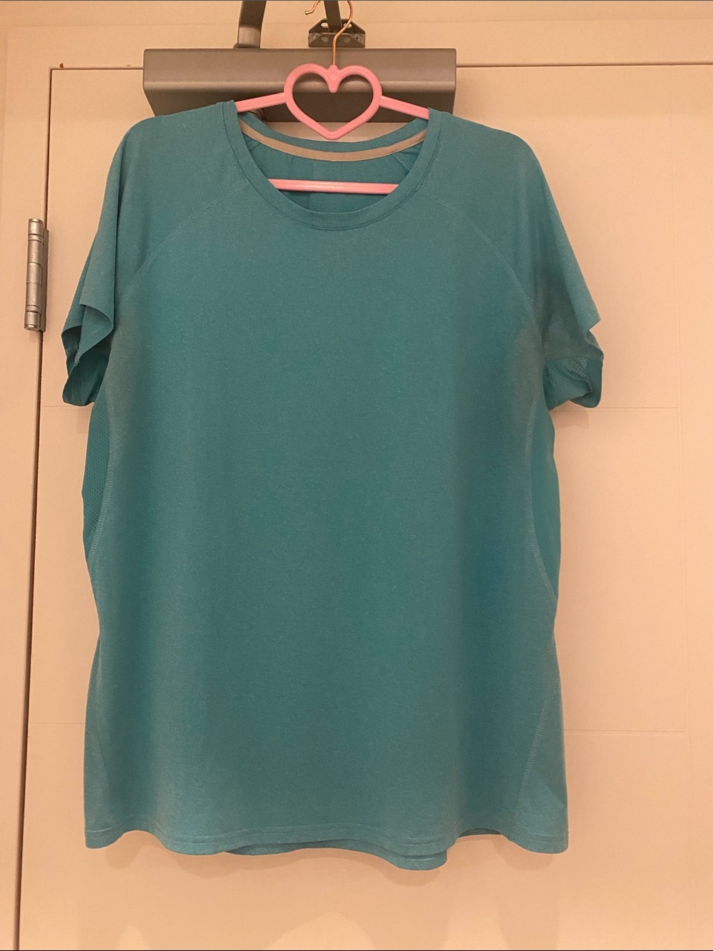 💕Women’s Teal Performance Short-Sleeve Top💕